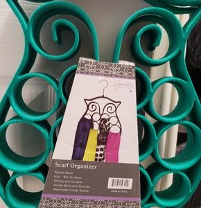 NWT non-slip scarf organizer